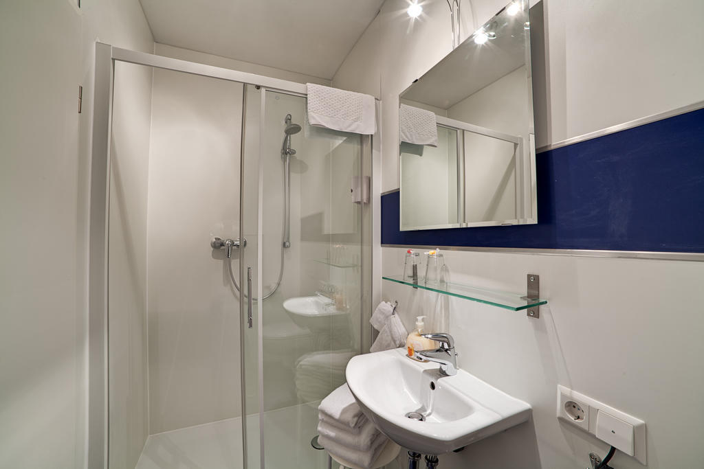 Pensionsieben Das Andere Hotel Lorrach Ruang foto
